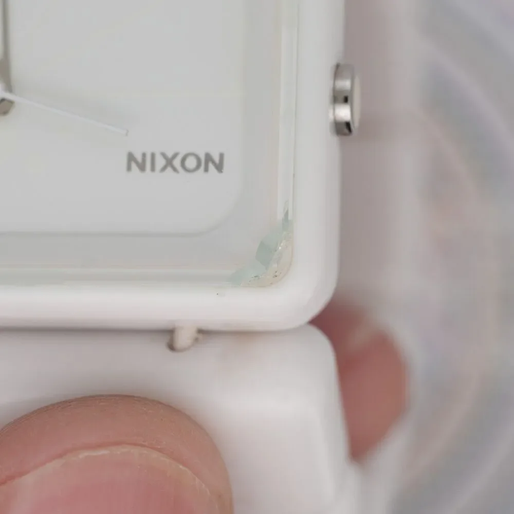Nixon The Vega White Bangle Bracelet Watch New Battery Crystal Damage
